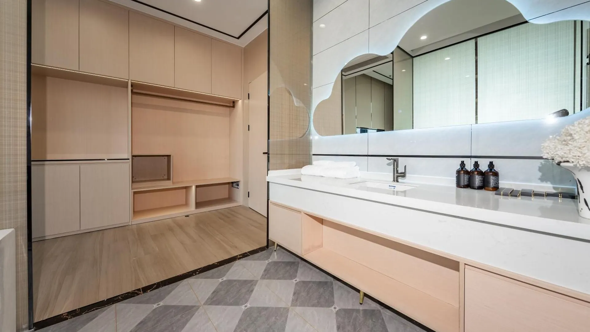 Oakwood Blexus Apartment San-ja Aparthotel